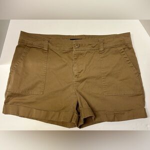 Tommy Hilfiger Women’s Size‎ 12 Khaki  Chinos Shorts Roll Tab Cotton